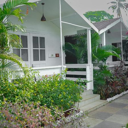 Seabliss Cottages Morjim Exterior foto