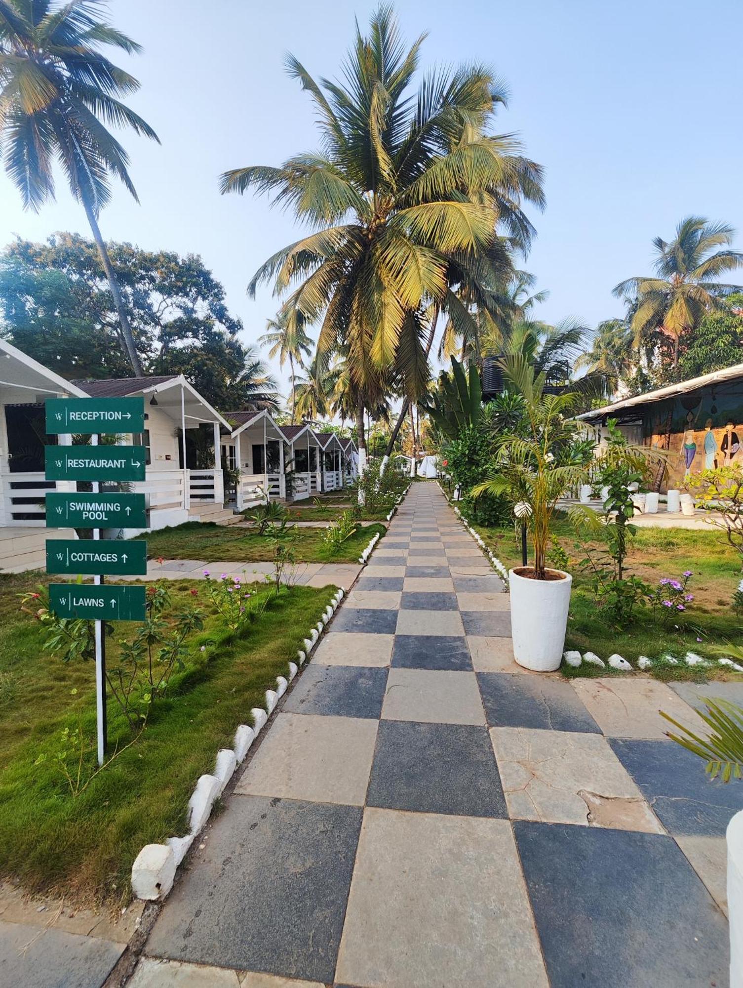 Seabliss Cottages Morjim Exterior foto